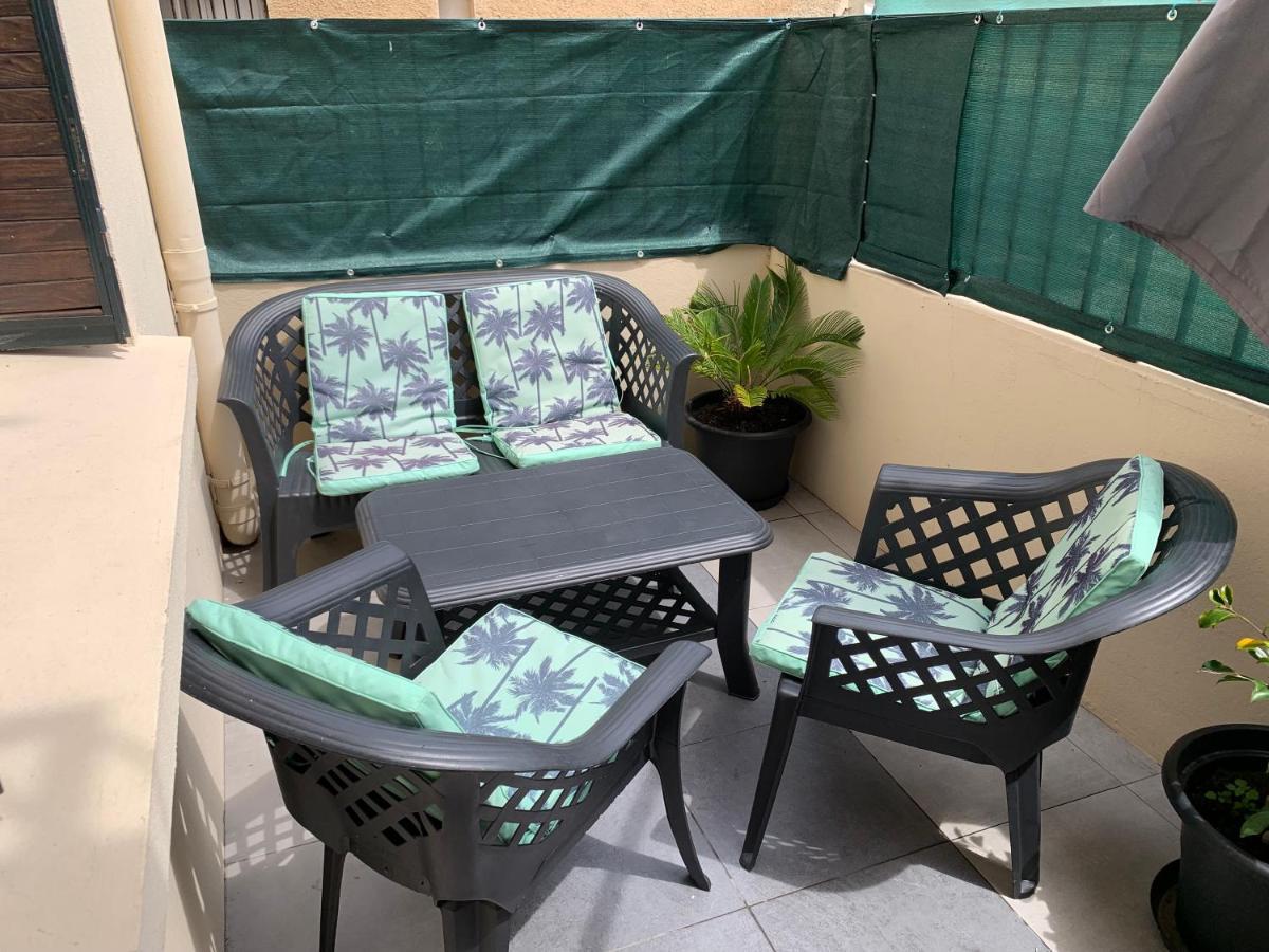 Grand Studio Tres Agreable Avec Bar, Cuisine Et Terrasse Cagnes-sur-Mer Bagian luar foto