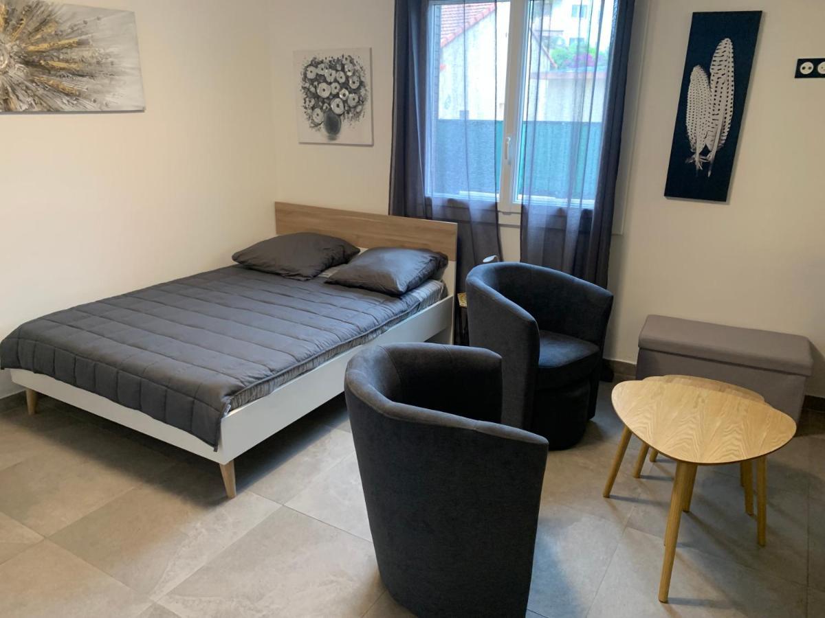 Grand Studio Tres Agreable Avec Bar, Cuisine Et Terrasse Cagnes-sur-Mer Bagian luar foto